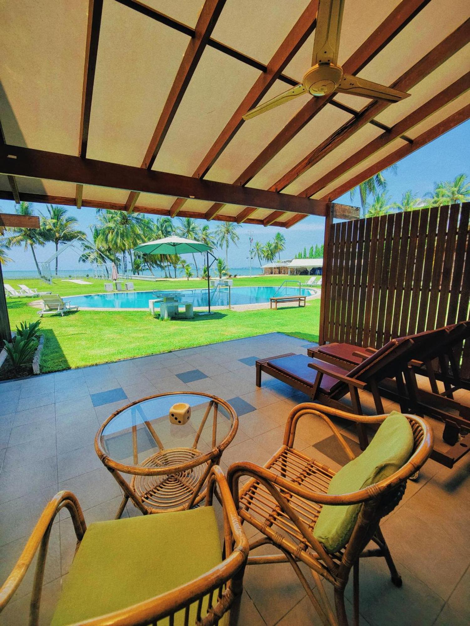 Langkah Syabas Beach Resort Kinarut Esterno foto