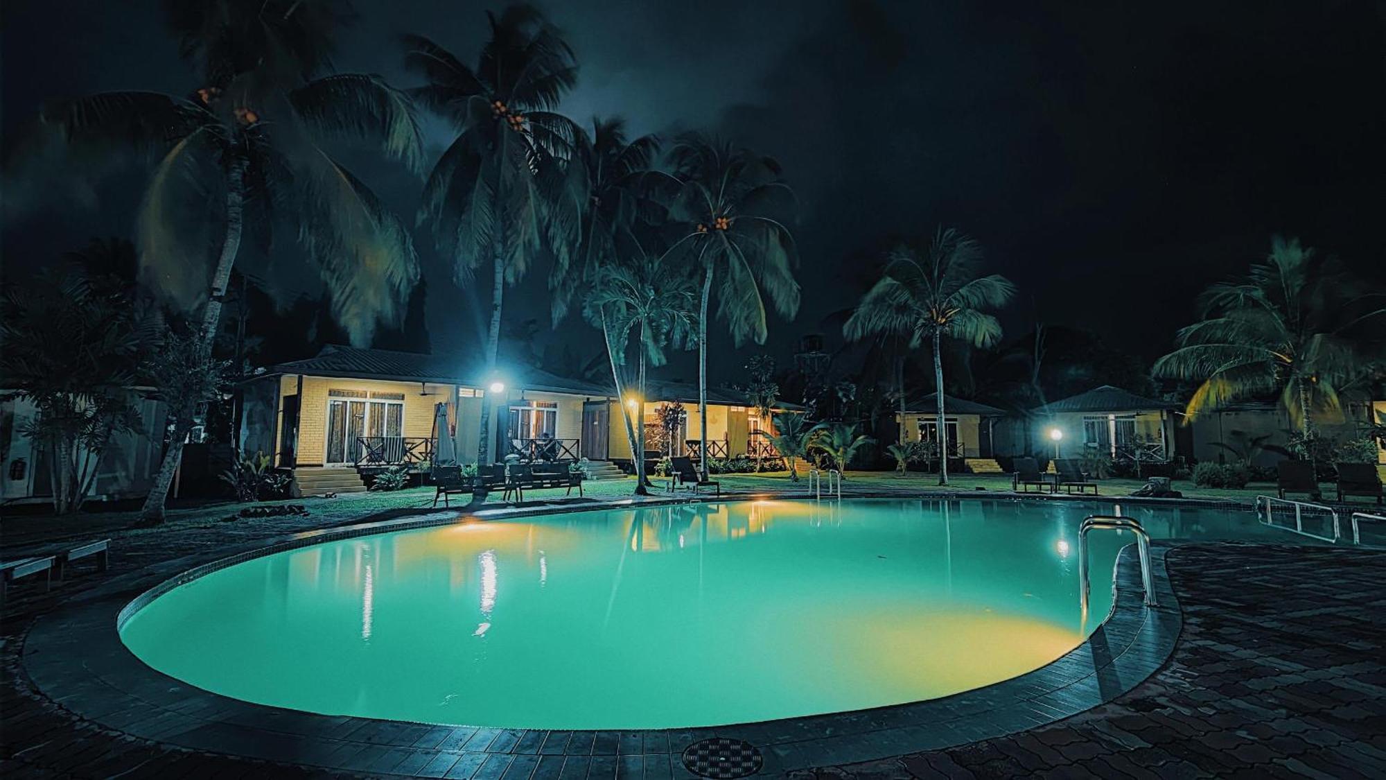 Langkah Syabas Beach Resort Kinarut Esterno foto